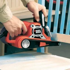 Black & Decker Båndslipemaskin 800W
