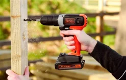 Black & Decker Bor-/skrutrekker med 18V Lithium-ion 1,5AH